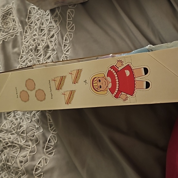 1997‎ Avon Special Edition Tea Party Barbie Third Edition - Picture 5 of 5